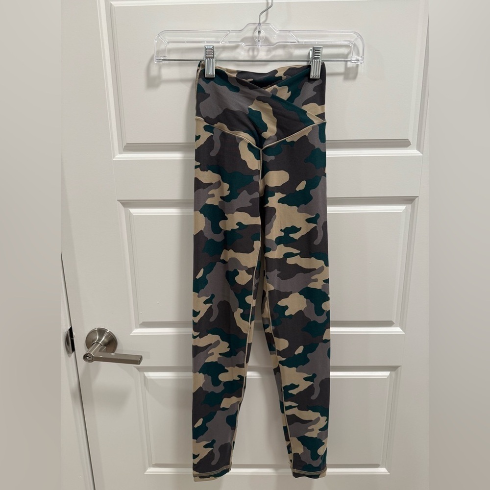 NWOT Aerie Offline Real Me High Waist Crossover 7/8 Camo Leggings - Picture 4 of 6